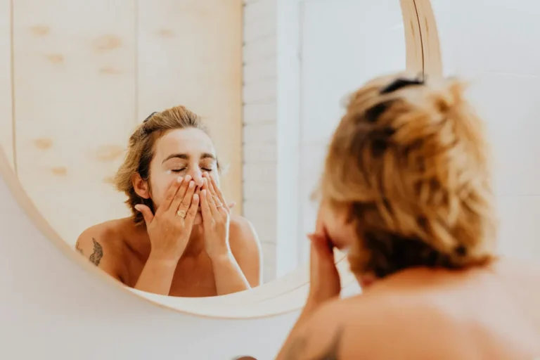 5 Things to Know About Coloring Your Hair at Home